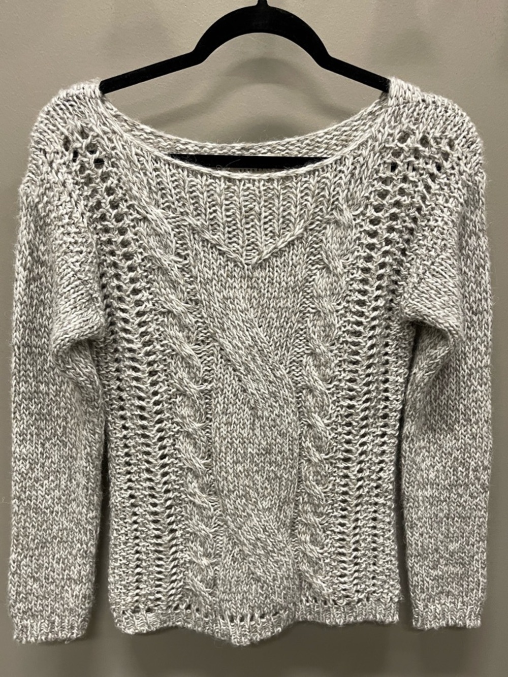 Italian Women's Scoop Neck Cable Knit Sweater - Light Gray